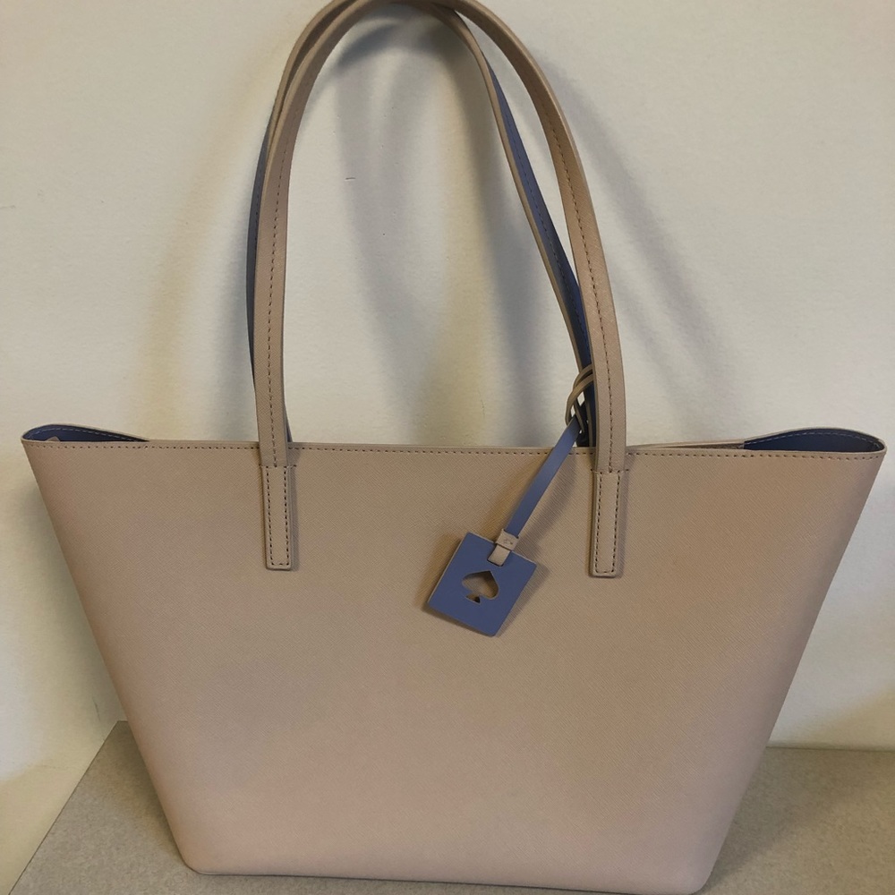 BRAND NEW NEVER BEEN USED medium size Kate Spade!